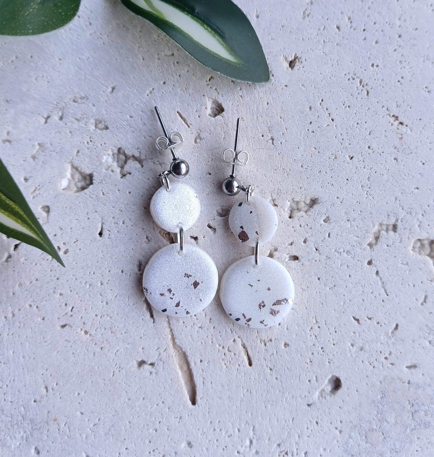Oorbellen Mirthe wit & zilver - Soulmade Signature