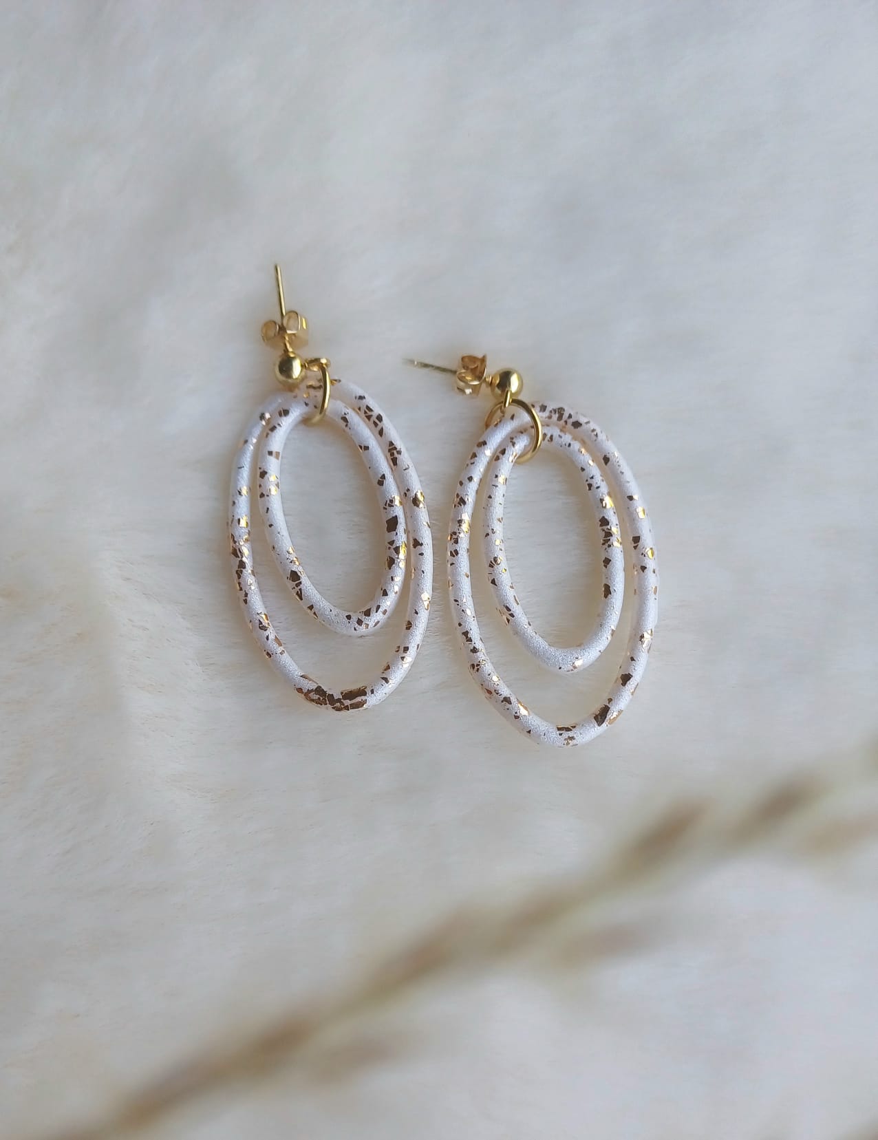 Oorbellen Celeste - wit & goud