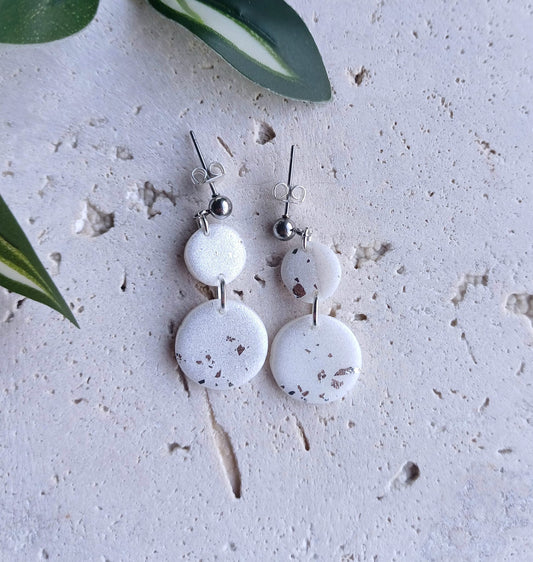 Oorbellen Mirthe wit & zilver - Soulmade Signature