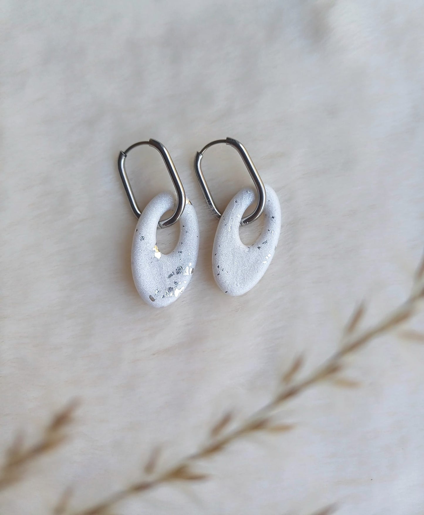 Oorbellen Amy - wit & zilver
