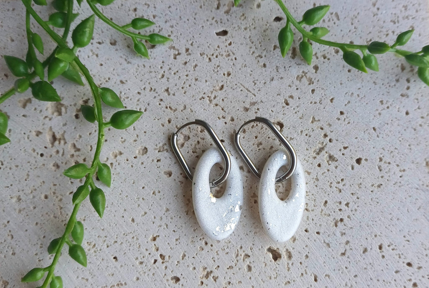 Oorbellen Amy - wit & zilver