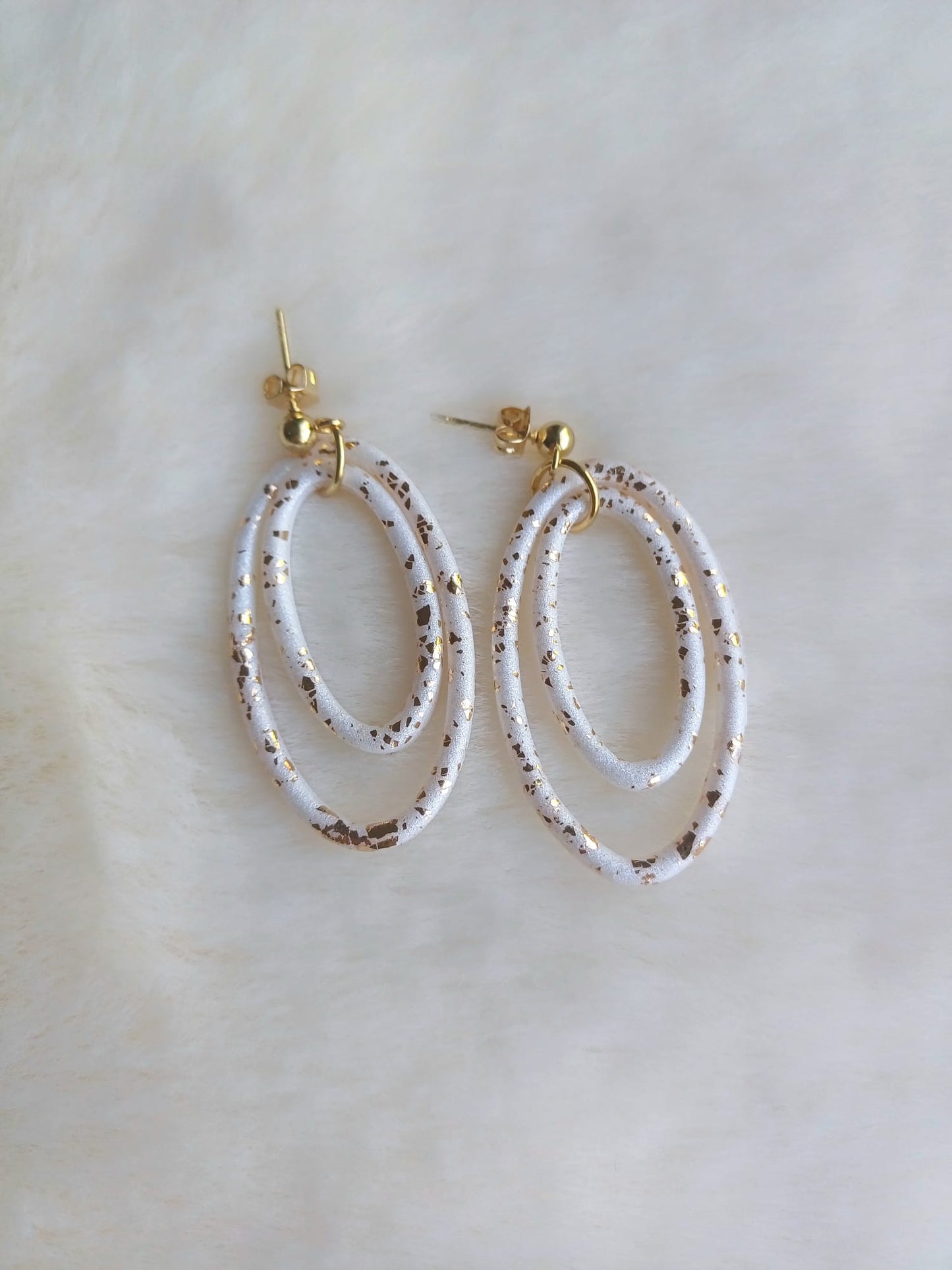 Oorbellen Celeste - wit & goud