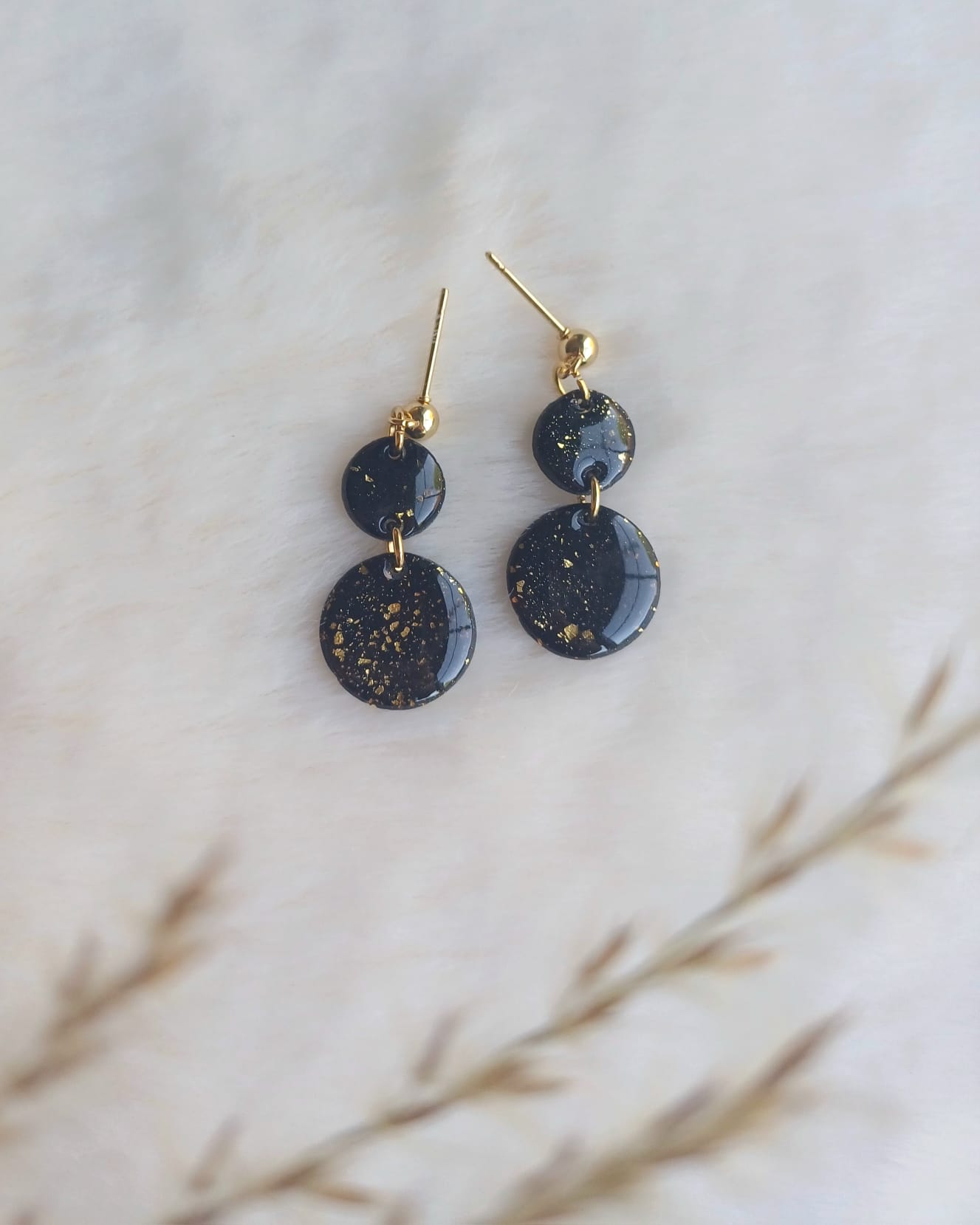 Oorbellen Mirthe - zwart & goud