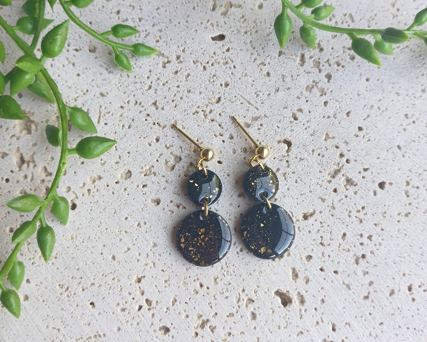 Oorbellen Mirthe - zwart & goud